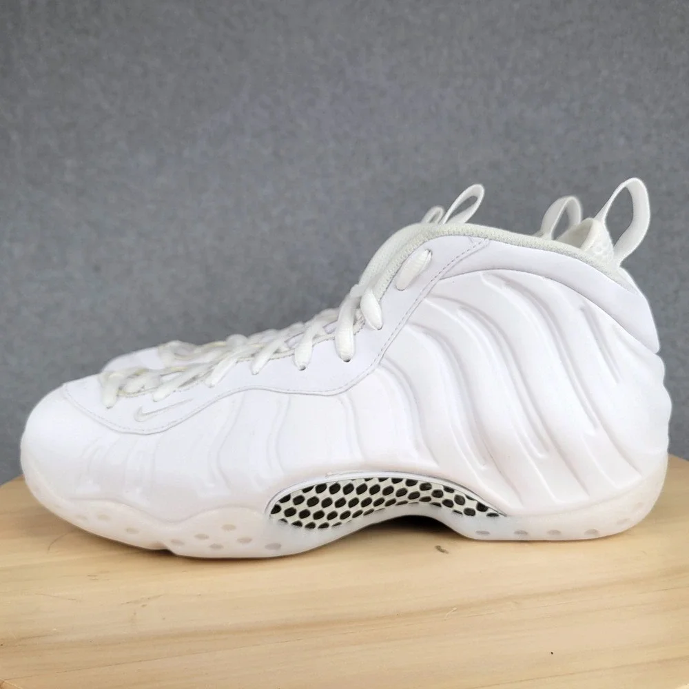Nike Air Foamposite One Mens 8.5 White HJ5195-100 Basketball Shoes Mid Top